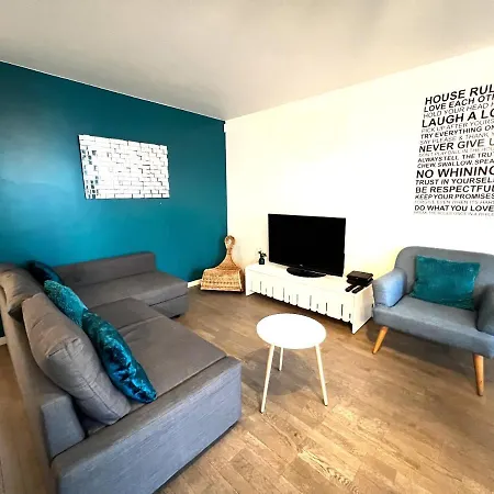 Apartment Paris La-defense - U Arena - 2 Bedrooms - Parking, Terrace & Wifi