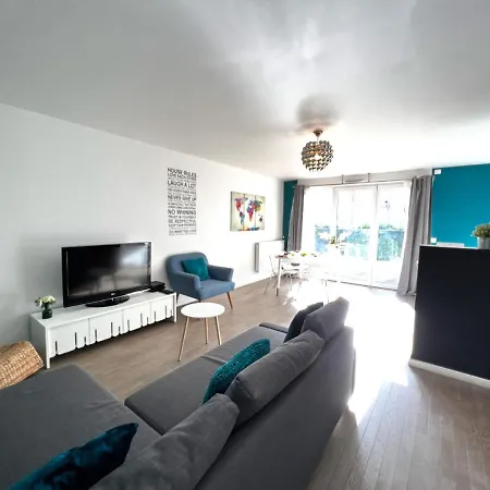 Apartment Paris La-defense - U Arena - 2 Bedrooms - Parking, Terrace & Wifi Nanterre