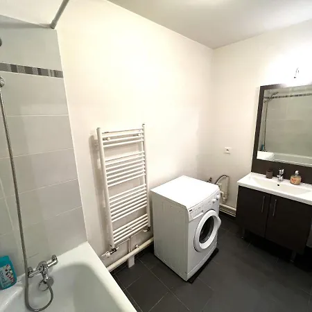 Apartment Paris La-defense - U Arena - 2 Bedrooms - Parking, Terrace & Wifi *