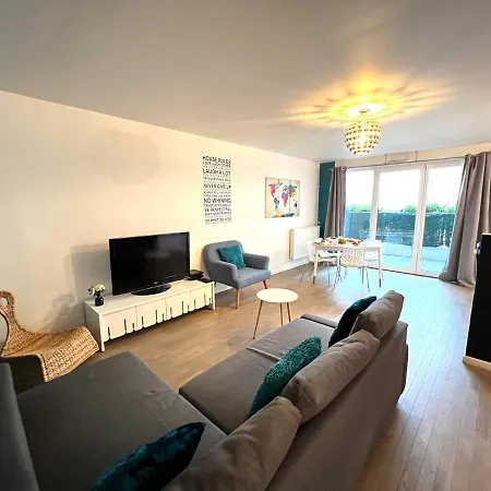 Apartment Paris La-defense - U Arena - 2 Bedrooms - Parking, Terrace & Wifi